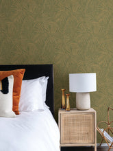 Load image into Gallery viewer, Yumi Palm Leaf Wallpaper