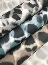 Load image into Gallery viewer, Leopard Rosettes Wallpaper