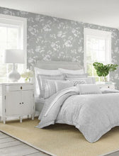 Load image into Gallery viewer, FLORAL MIST PEEL AND STICK WALLPAPER
