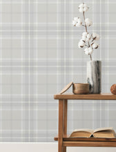 Load image into Gallery viewer, Emma