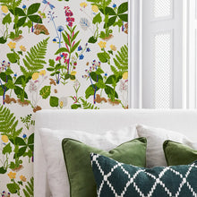 Load image into Gallery viewer, Trollslända Wallpaper in an interior setting