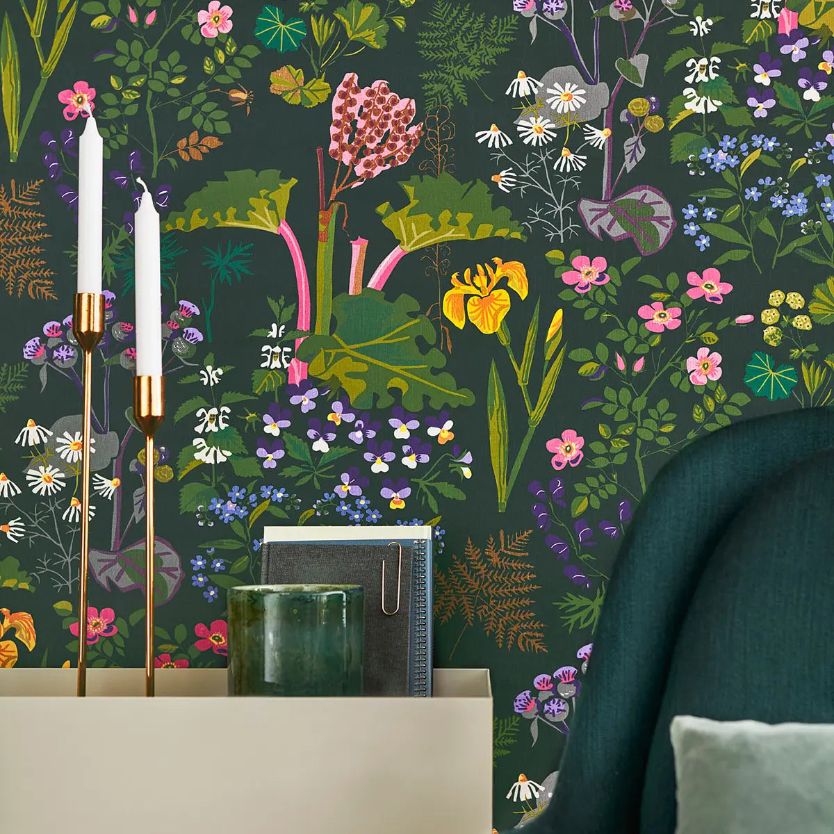 Rabarber Wallpaper in an interior setting