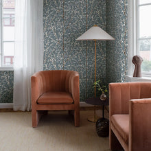 Load image into Gallery viewer, Korgpil Mural Wallpaper in an interior setting