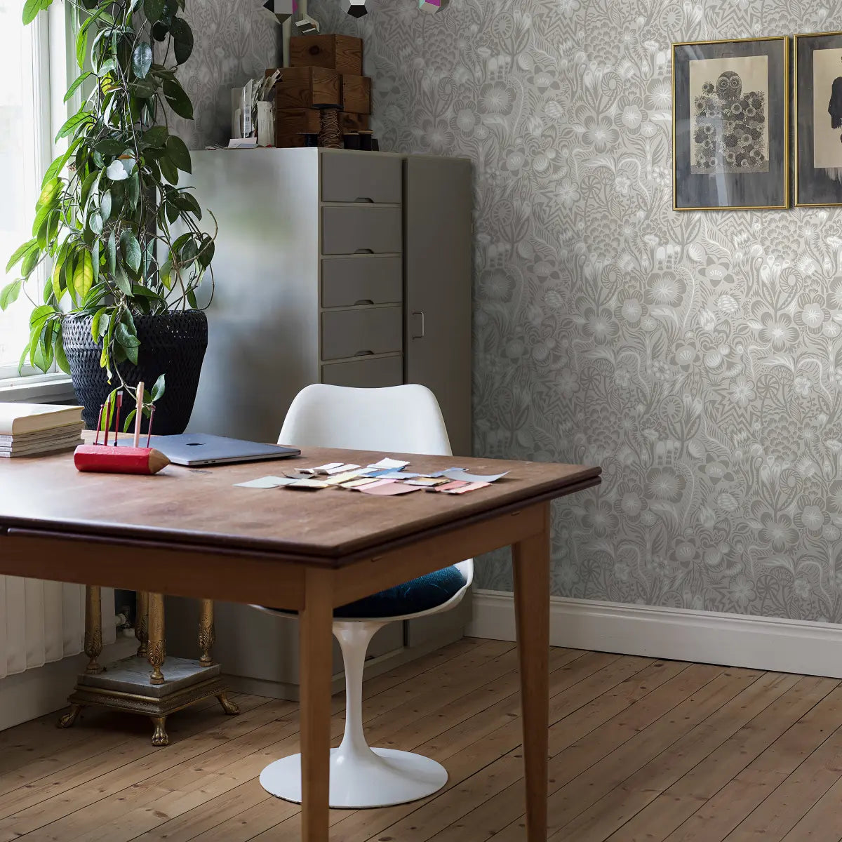 Pangsurr Wallpaper in an interior setting