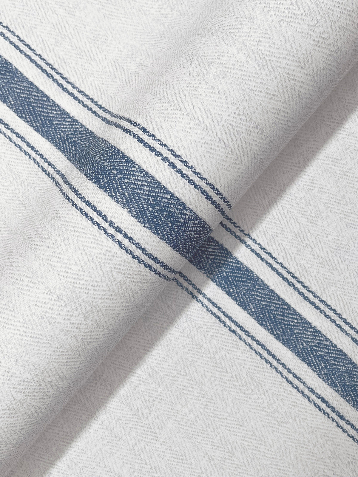 Linette Wallpaper - Blue wallpaper detail
