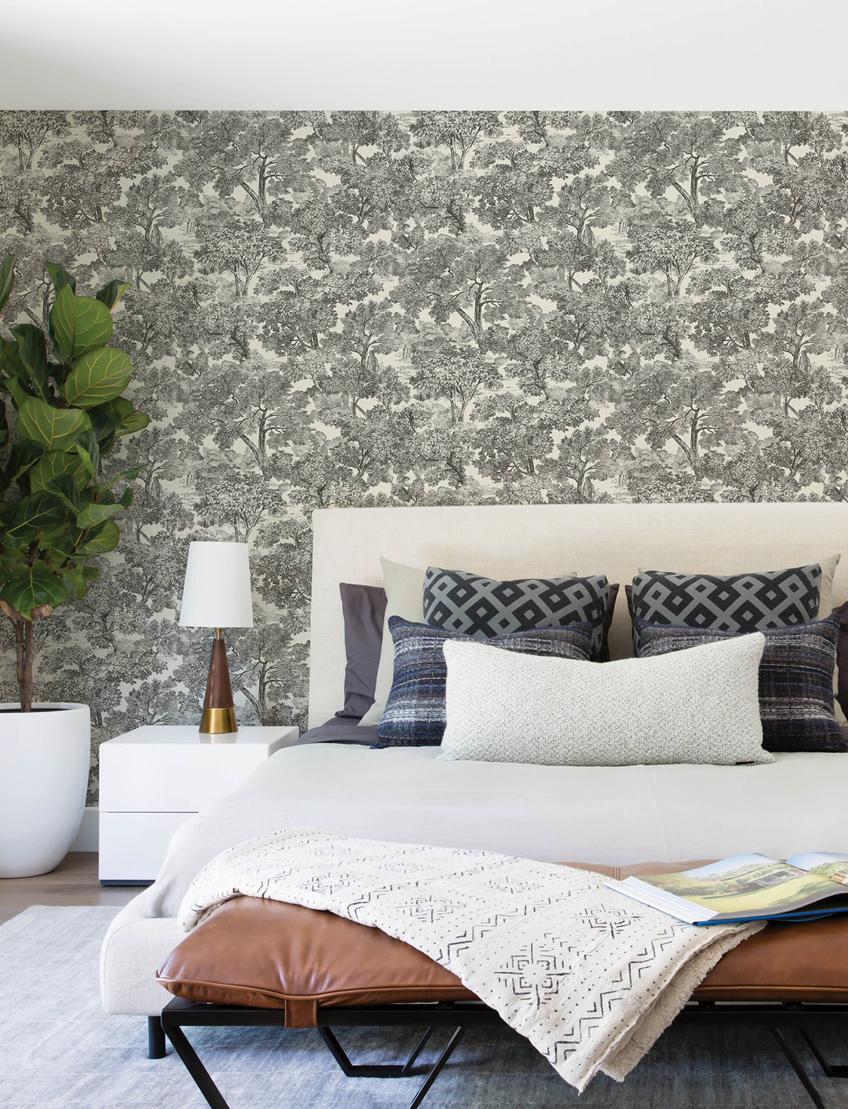 Spinney Wallpaper - Black room setting