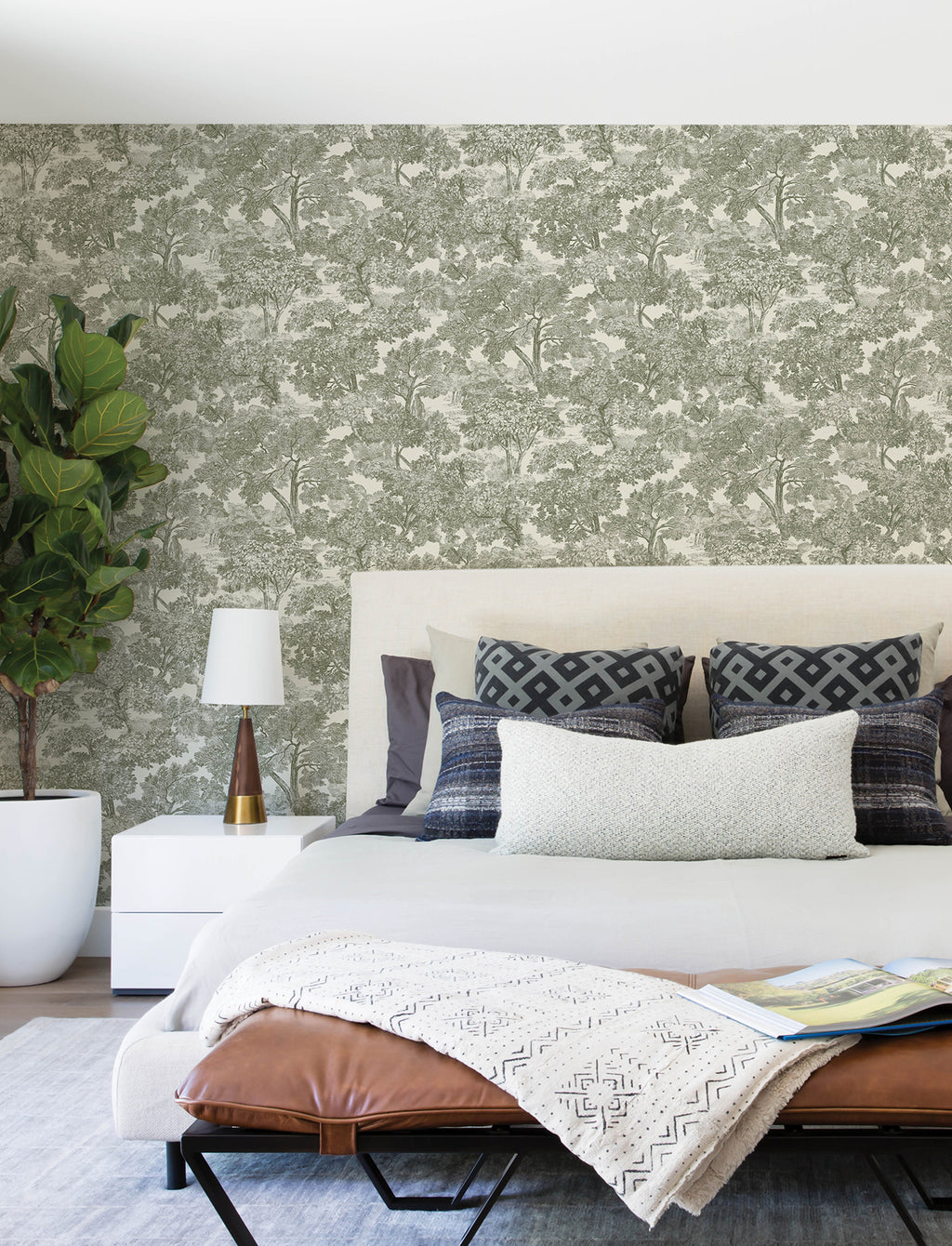 Spinney Wallpaper - Green room setting