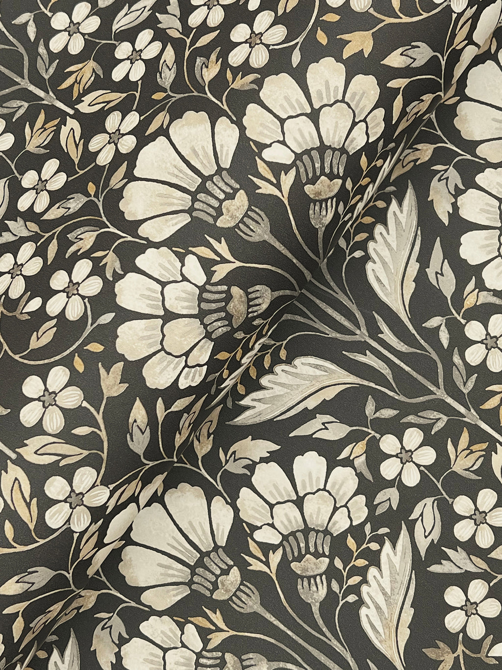 Edith Wallpaper - Black wallpaper detail