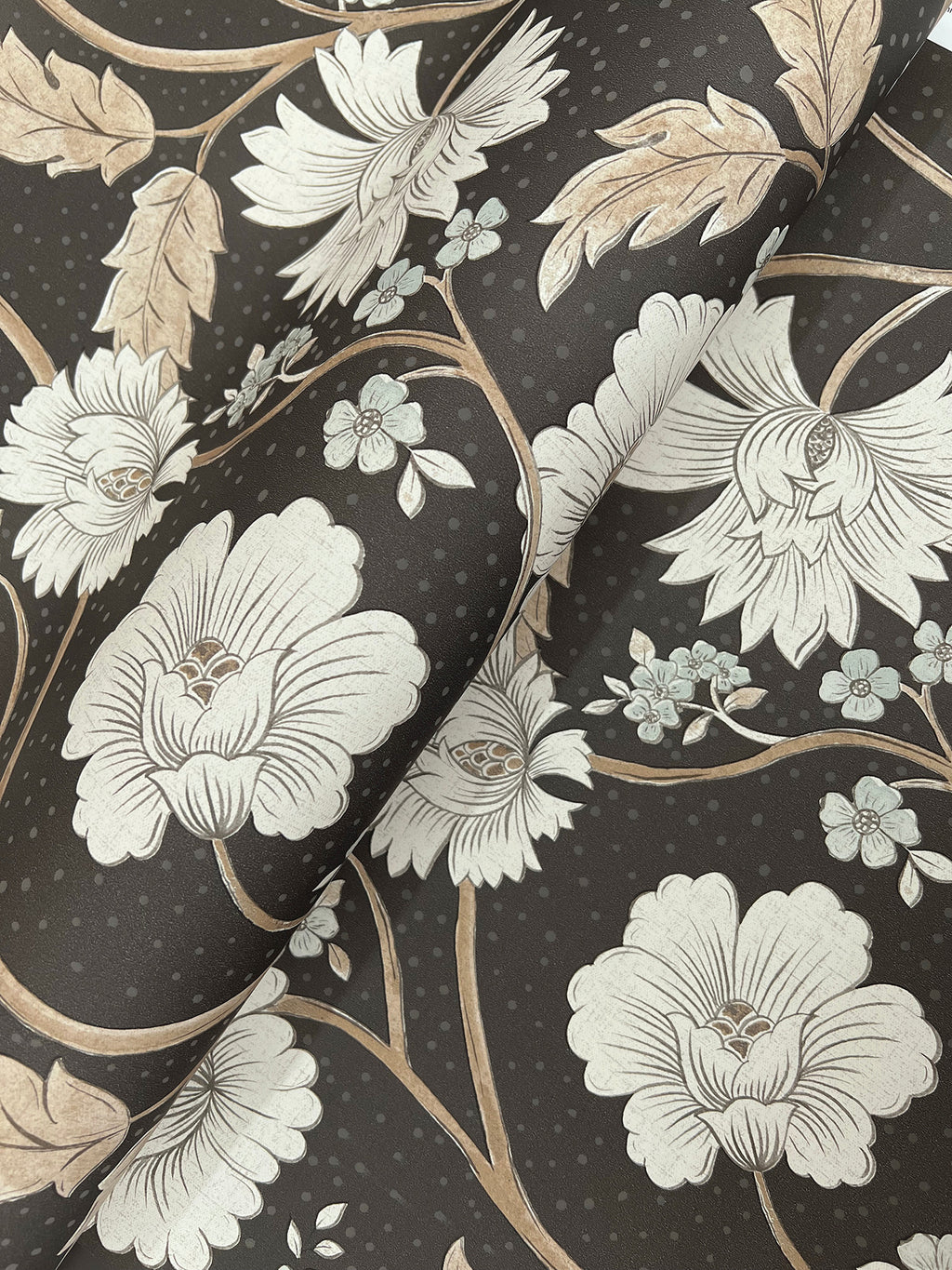 Hazel Wallpaper - Black wallpaper detail