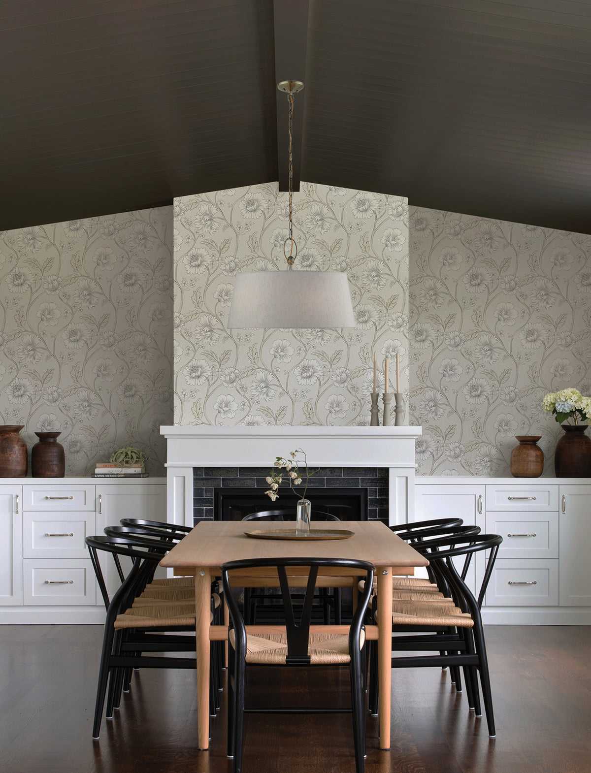 Hazel Wallpaper - Grey room setting