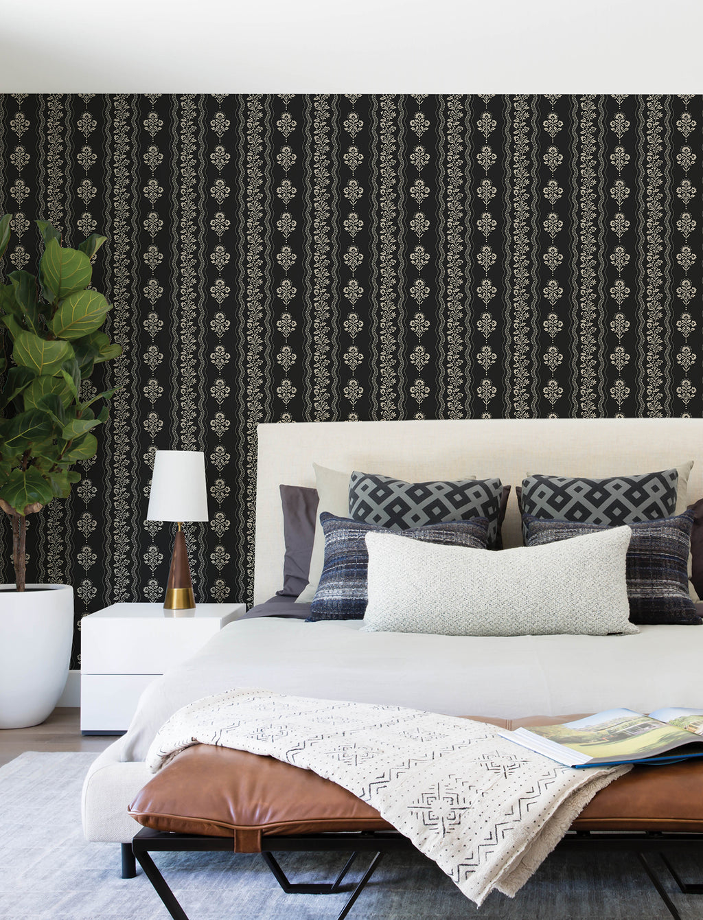Lenea Wallpaper - Black room setting