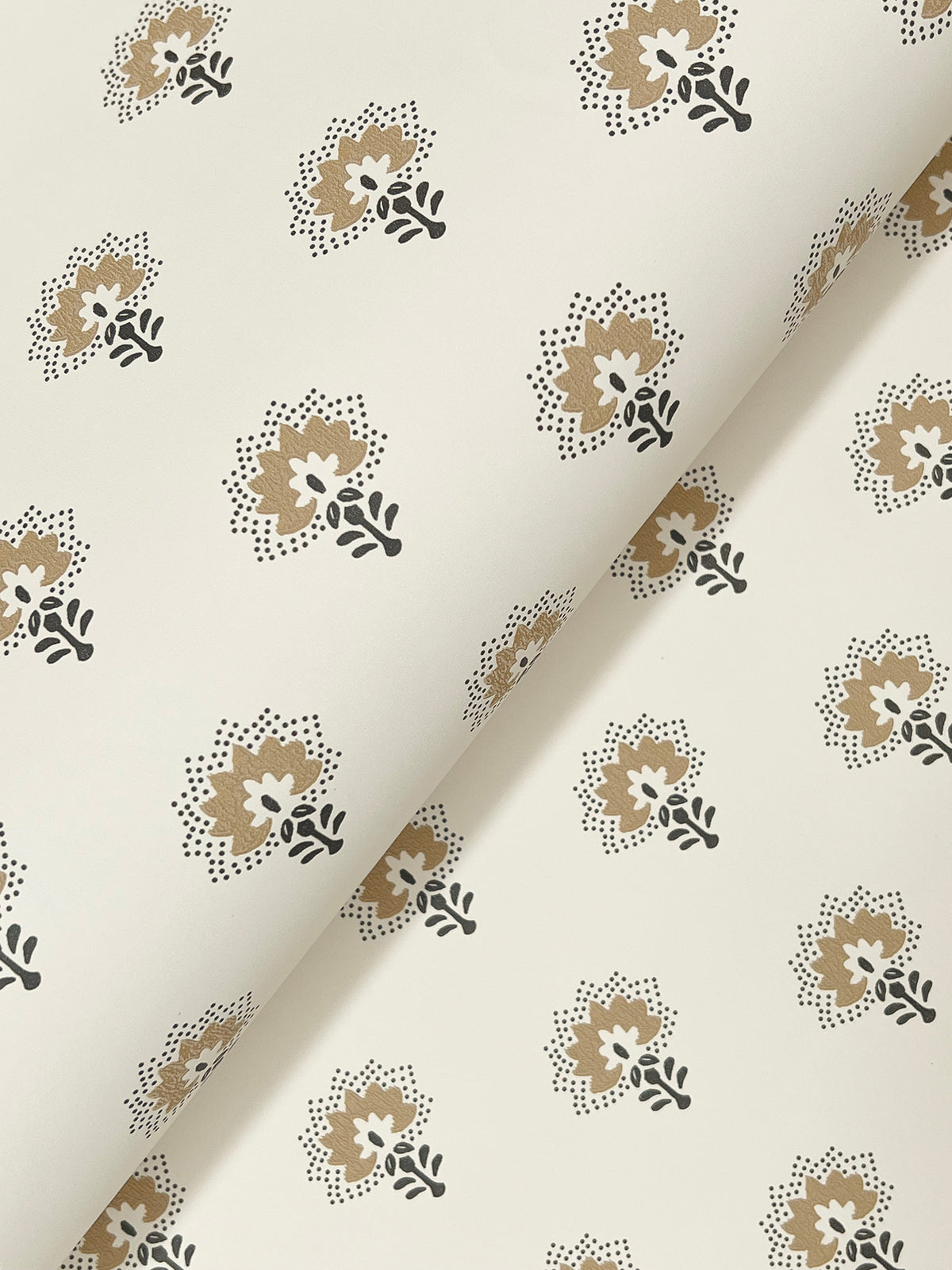 Hilda Wallpaper - Butter wallpaper detail