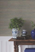 Load image into Gallery viewer, Warwick