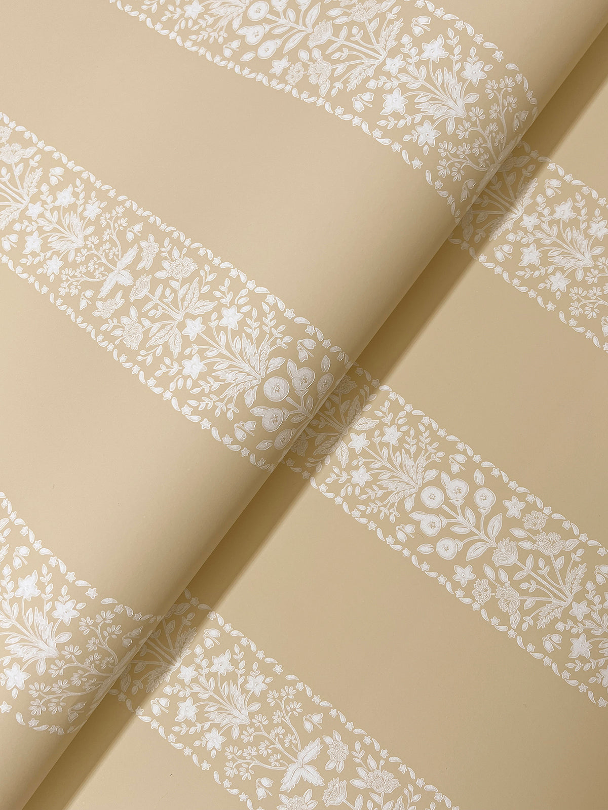 Estee Stripe Gold Wallpaper detail – 4212-84392