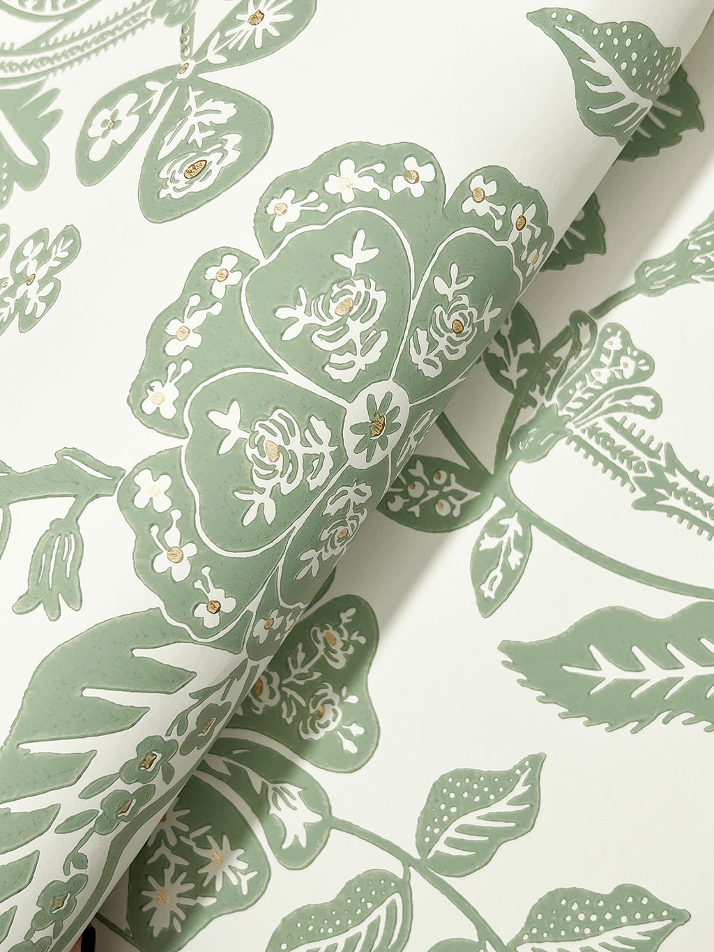 Gracie Garden Sage & Cream Wallpaper detail – 4212-84399