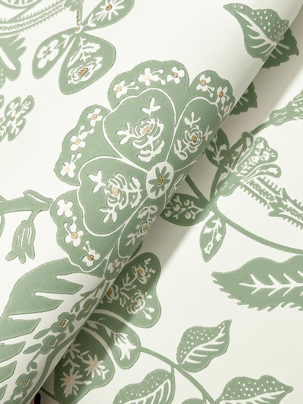 Gracie Garden Sage & Cream Wallpaper detail – 4212-84399
