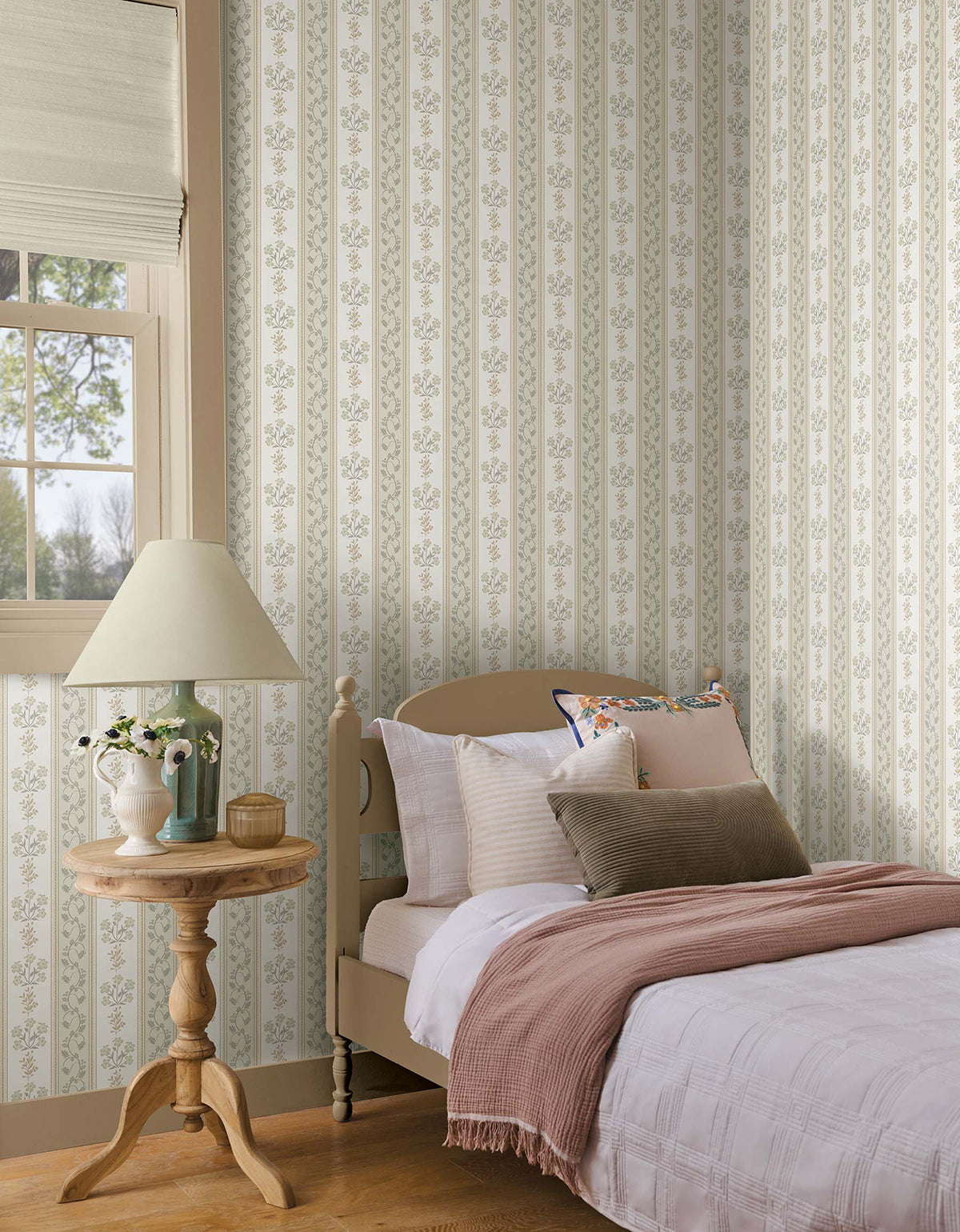 Portico White Wallpaper lifestyle – 4212-84415