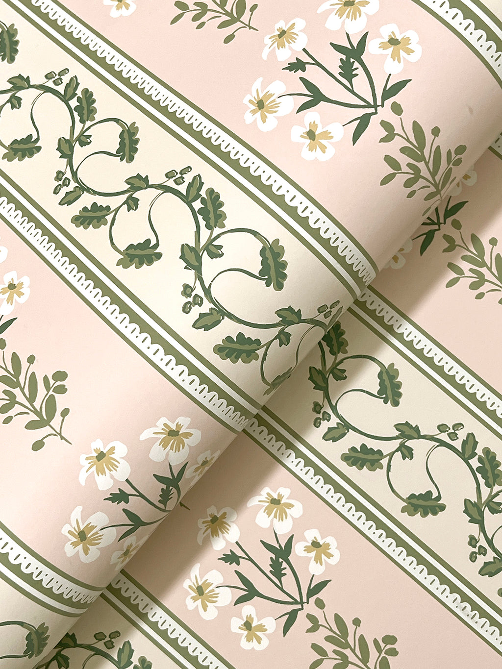 Portico Blush Wallpaper detail – 4212-84416