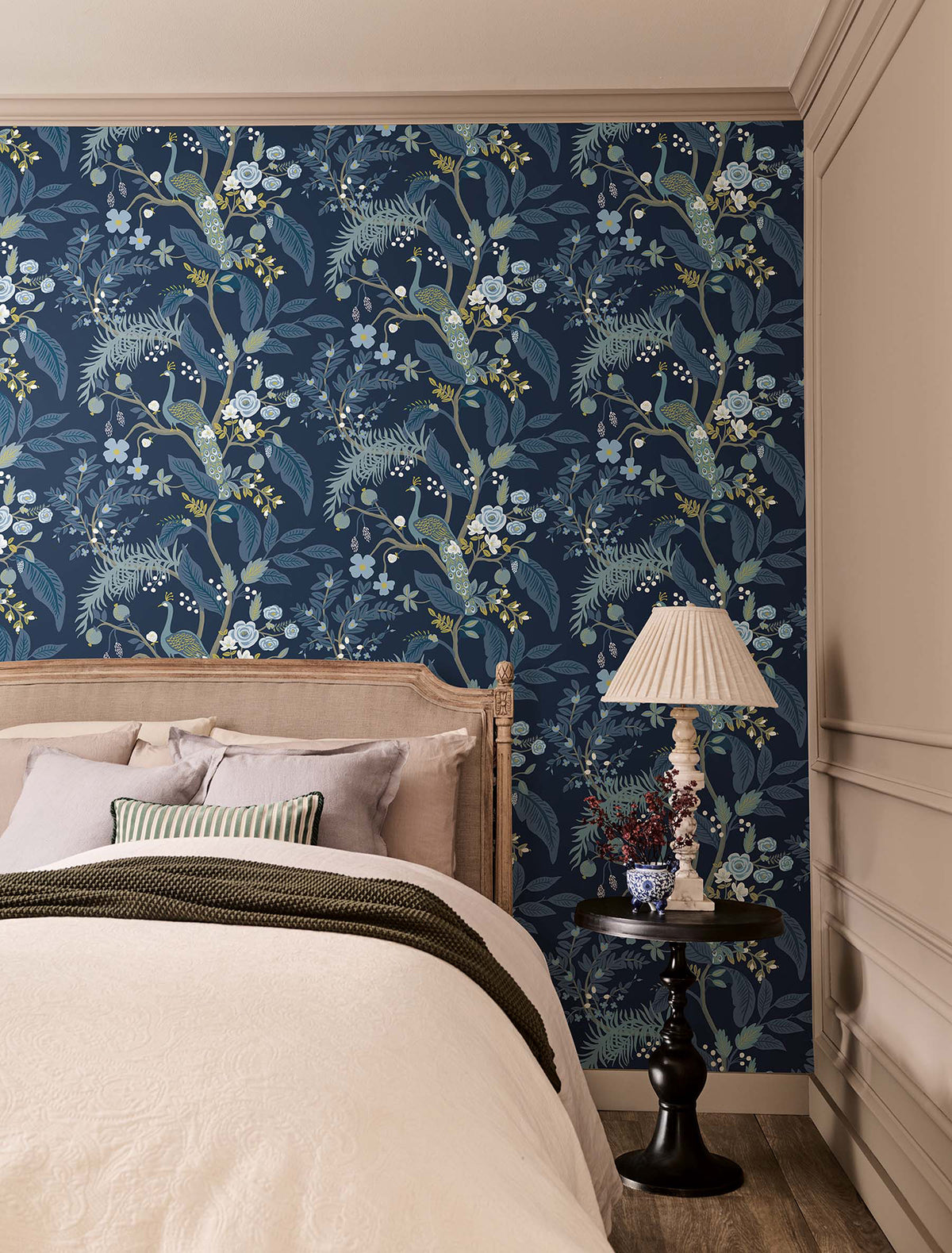 Peacock Navy Wallpaper lifestyle – 4212-84422