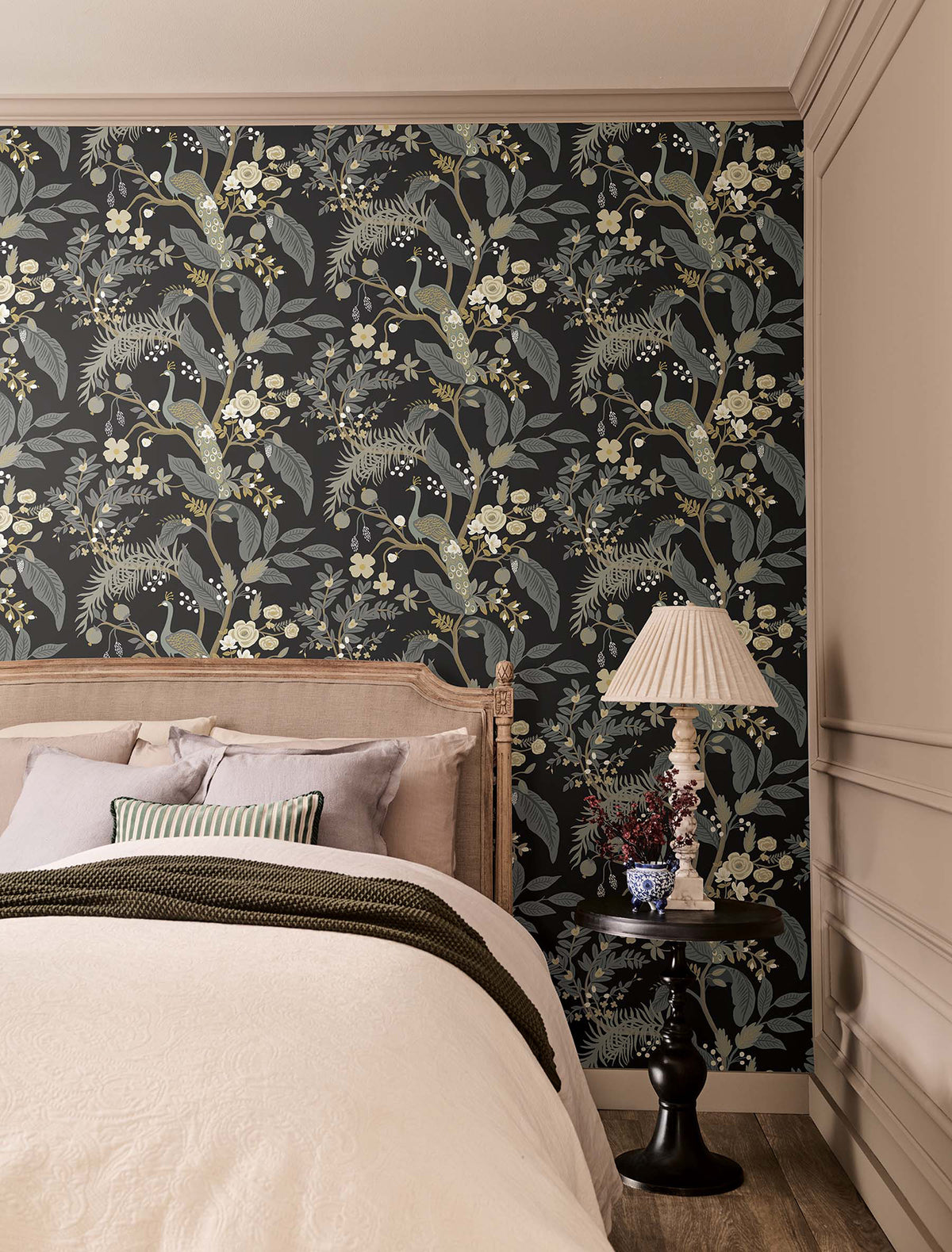 Peacock Black Wallpaper lifestyle – 4212-84423