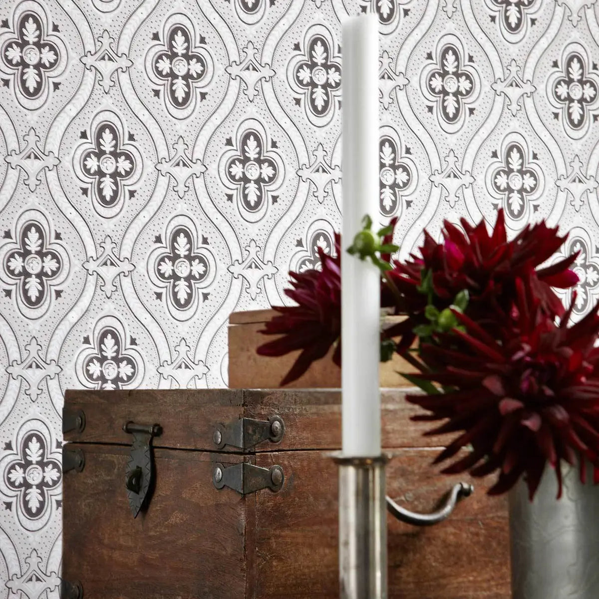 Pigkammaren Wallpaper in an interior setting