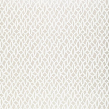 Load image into Gallery viewer, Chain Link Wallpaper - Silver