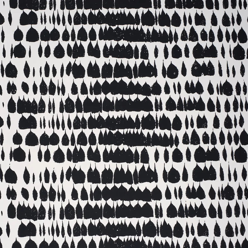Queen Of Spain Wallpaper - Black