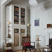 Load image into Gallery viewer, Giunone Wallpaper in an interior setting