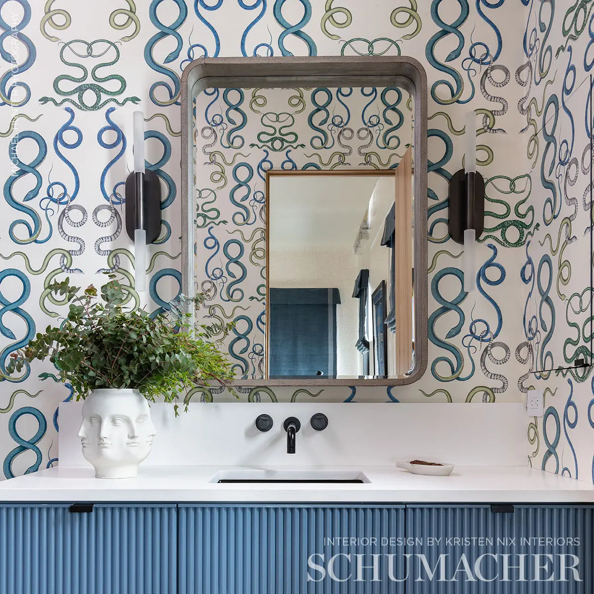 Giove Wallpaper in an interior setting