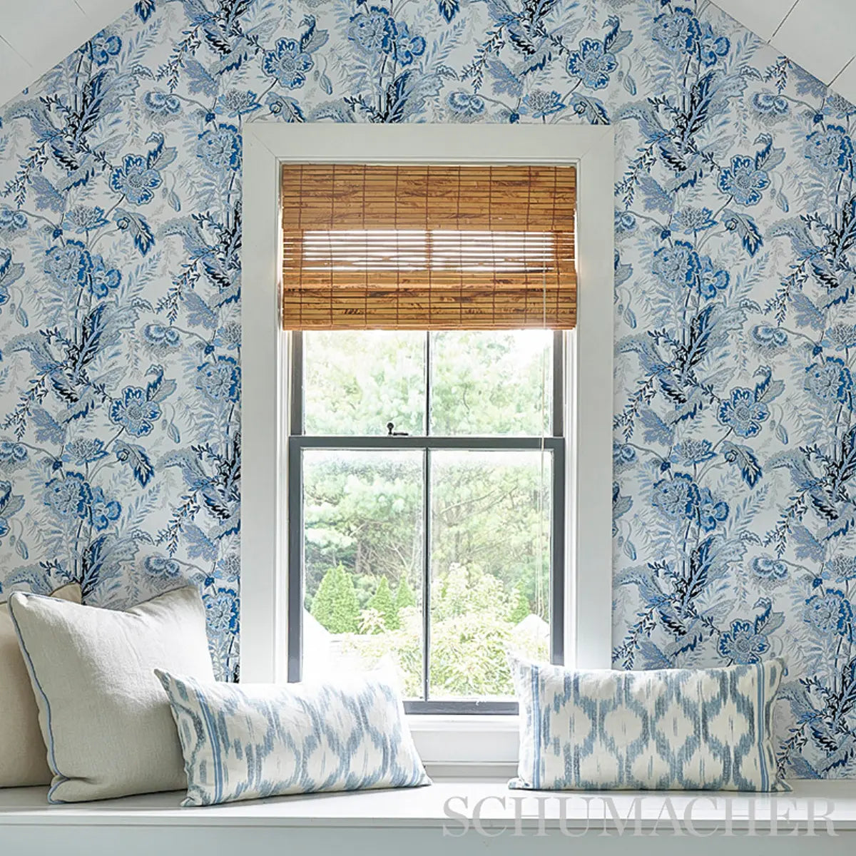 Sandoway Vine Wallpaper in an interior setting