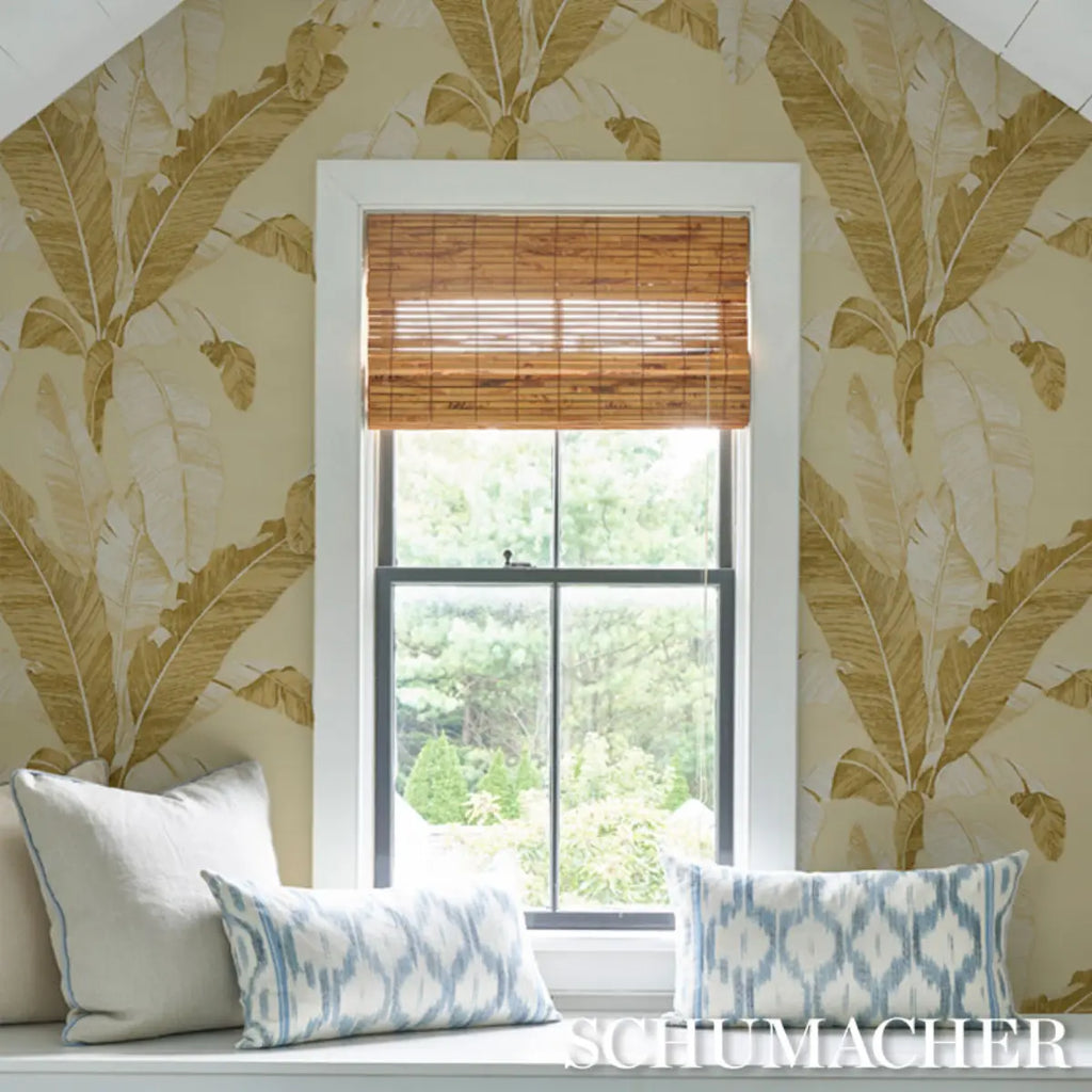 Erisimo Wallpaper in an interior setting