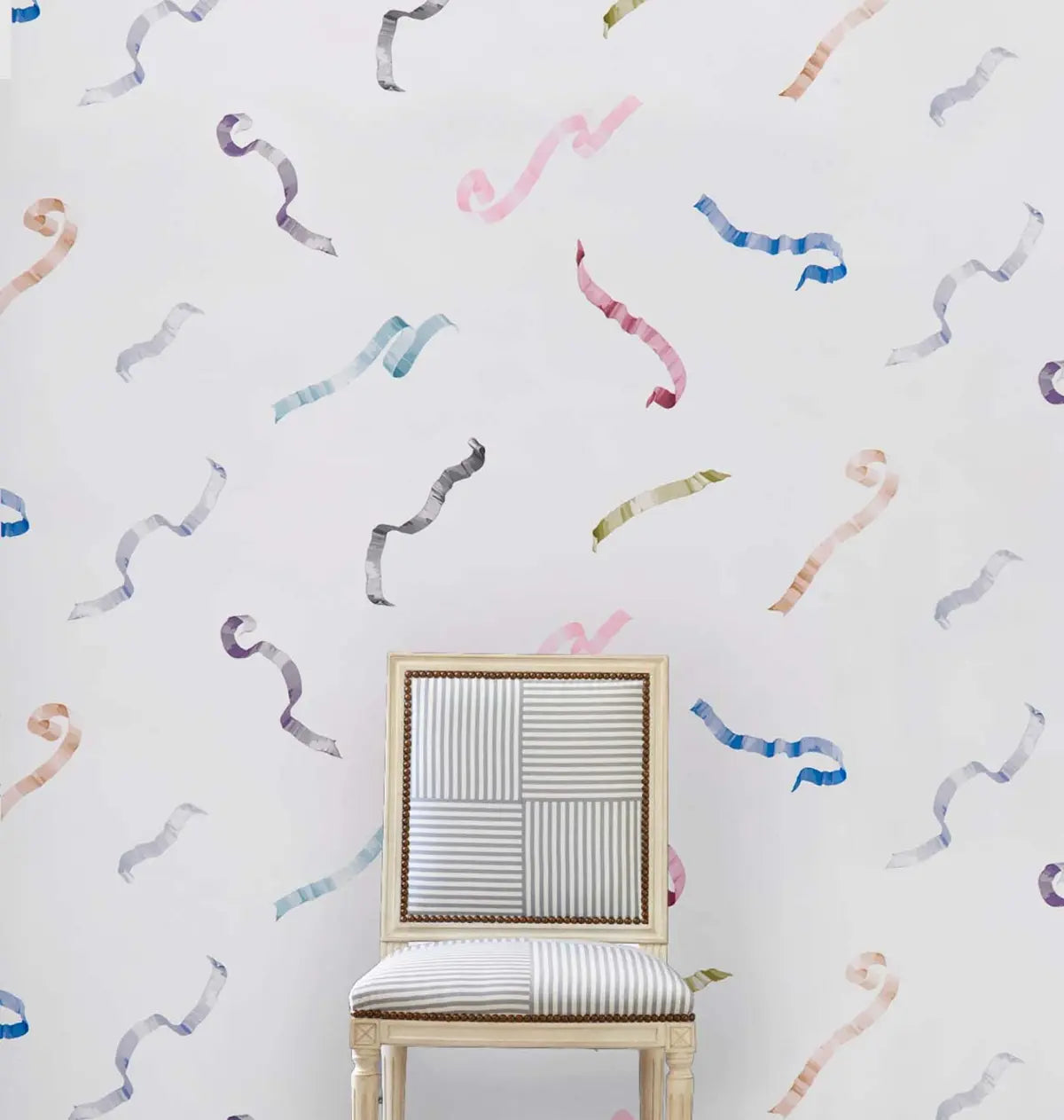 Beth Wallpaper in an interior setting