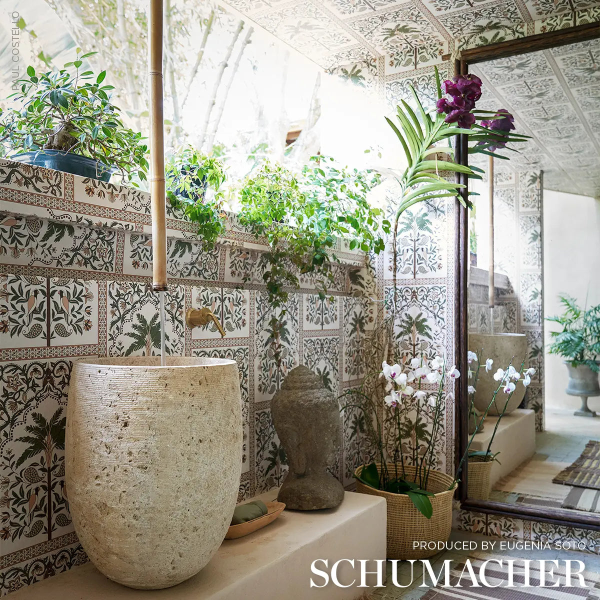 Amazonas Mystique Wallpaper in an interior setting