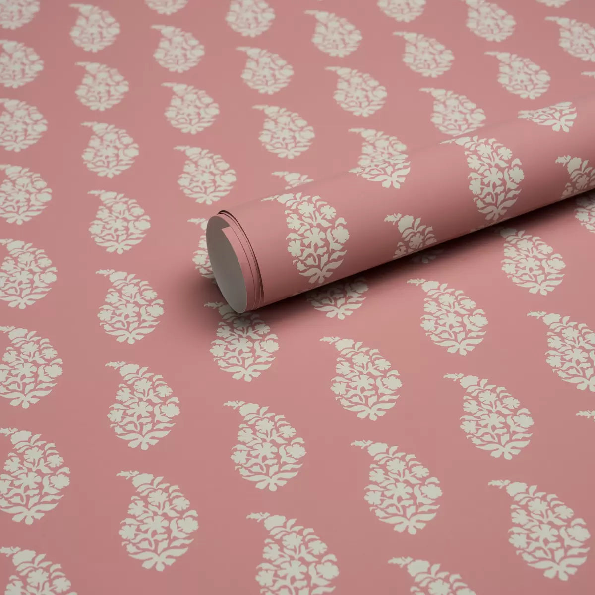 Kaia Paisley Wallpaper in an interior setting