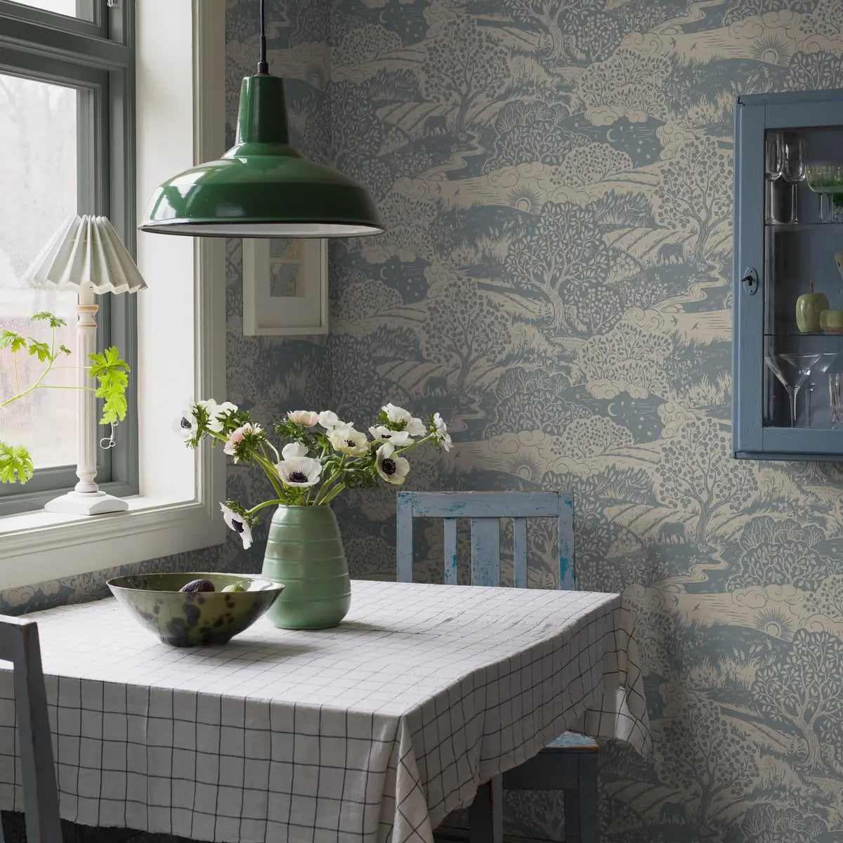 Solängen Wallpaper in an interior setting