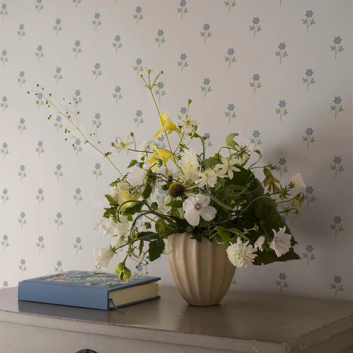Anemone by Borastapeter Wallpaper in an interior setting