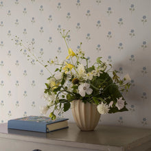 Load image into Gallery viewer, Anemone by Borastapeter Wallpaper in an interior setting