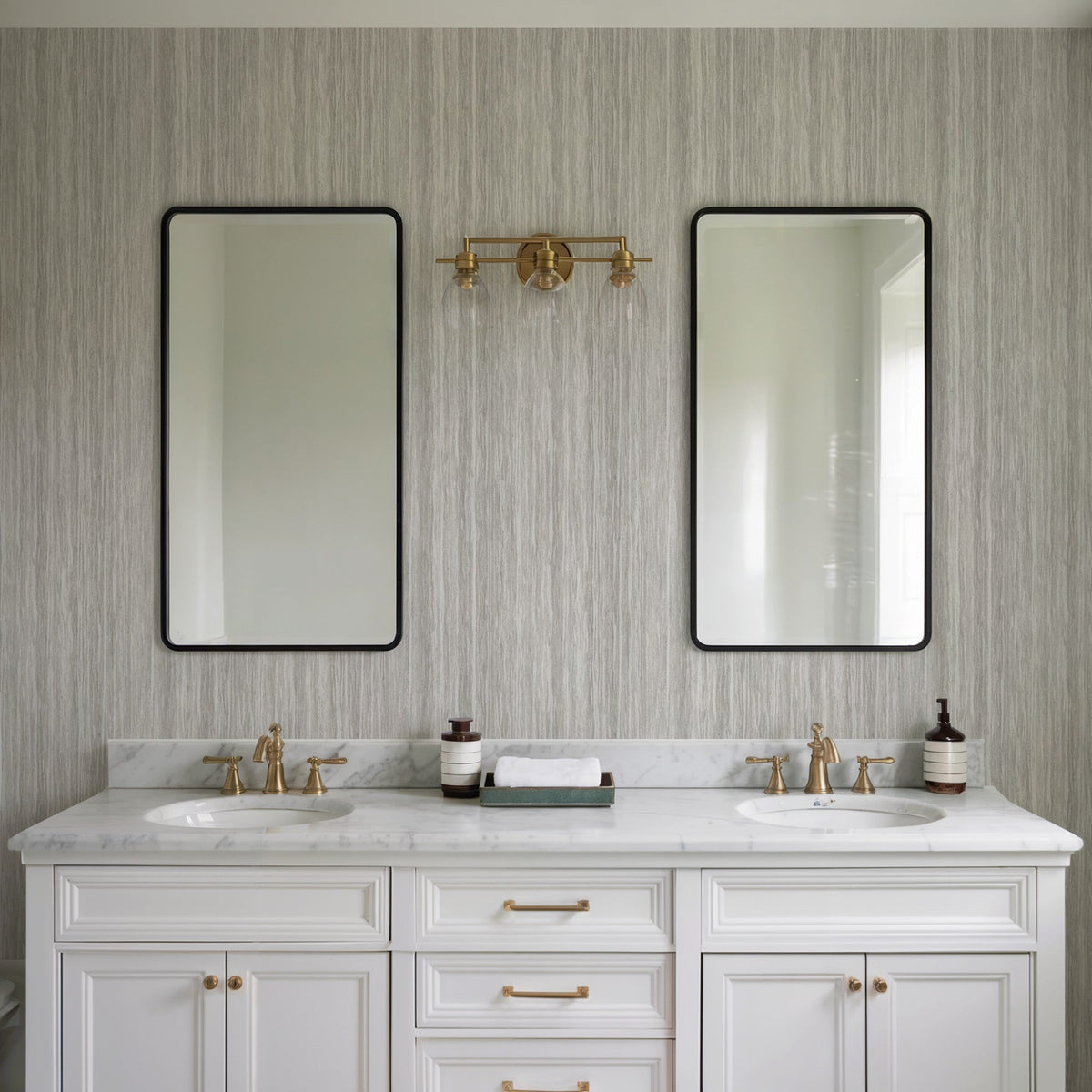Glimmer Wood Wallpaper - Gray room view