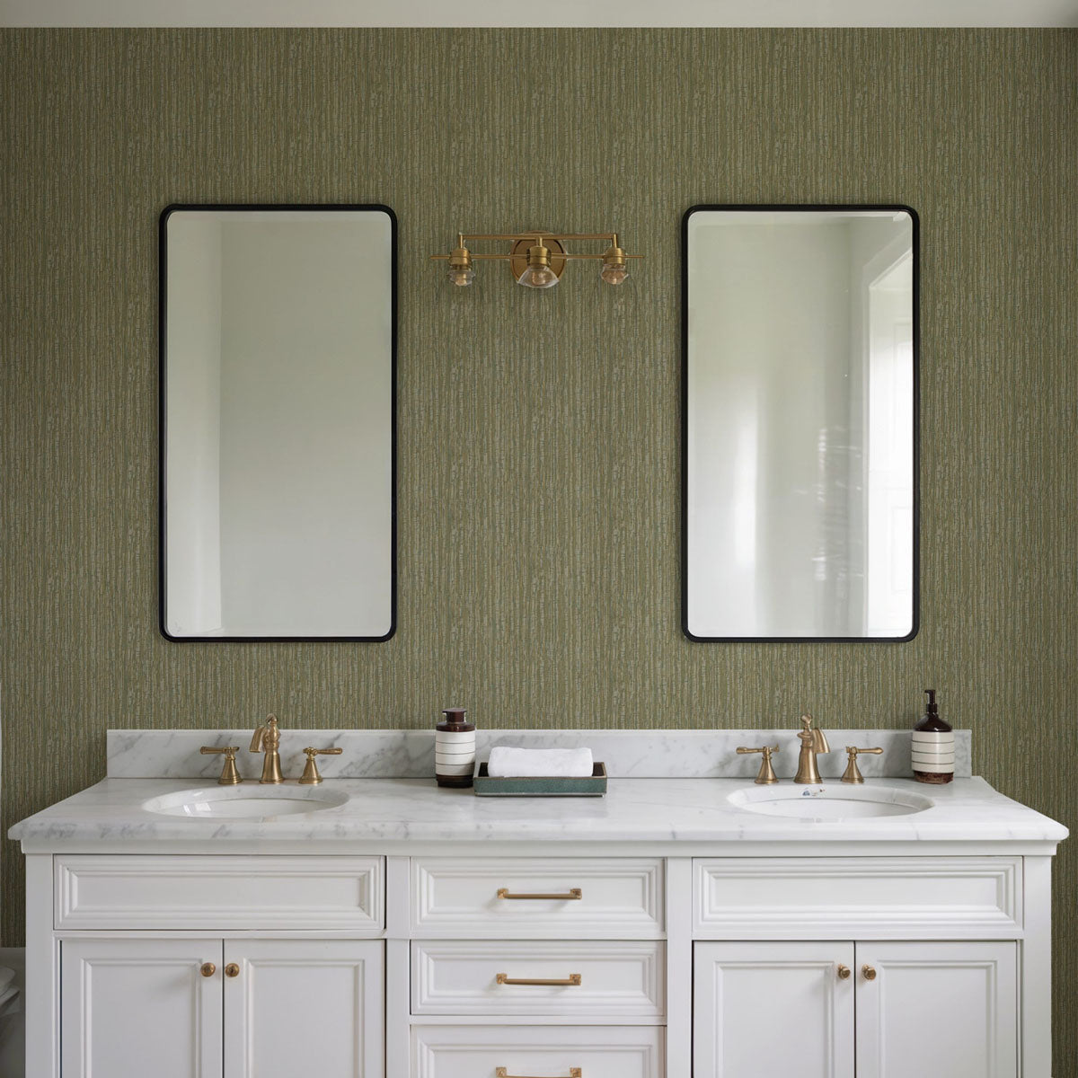 Embroidered Crushed Silk Wallpaper - Green room view