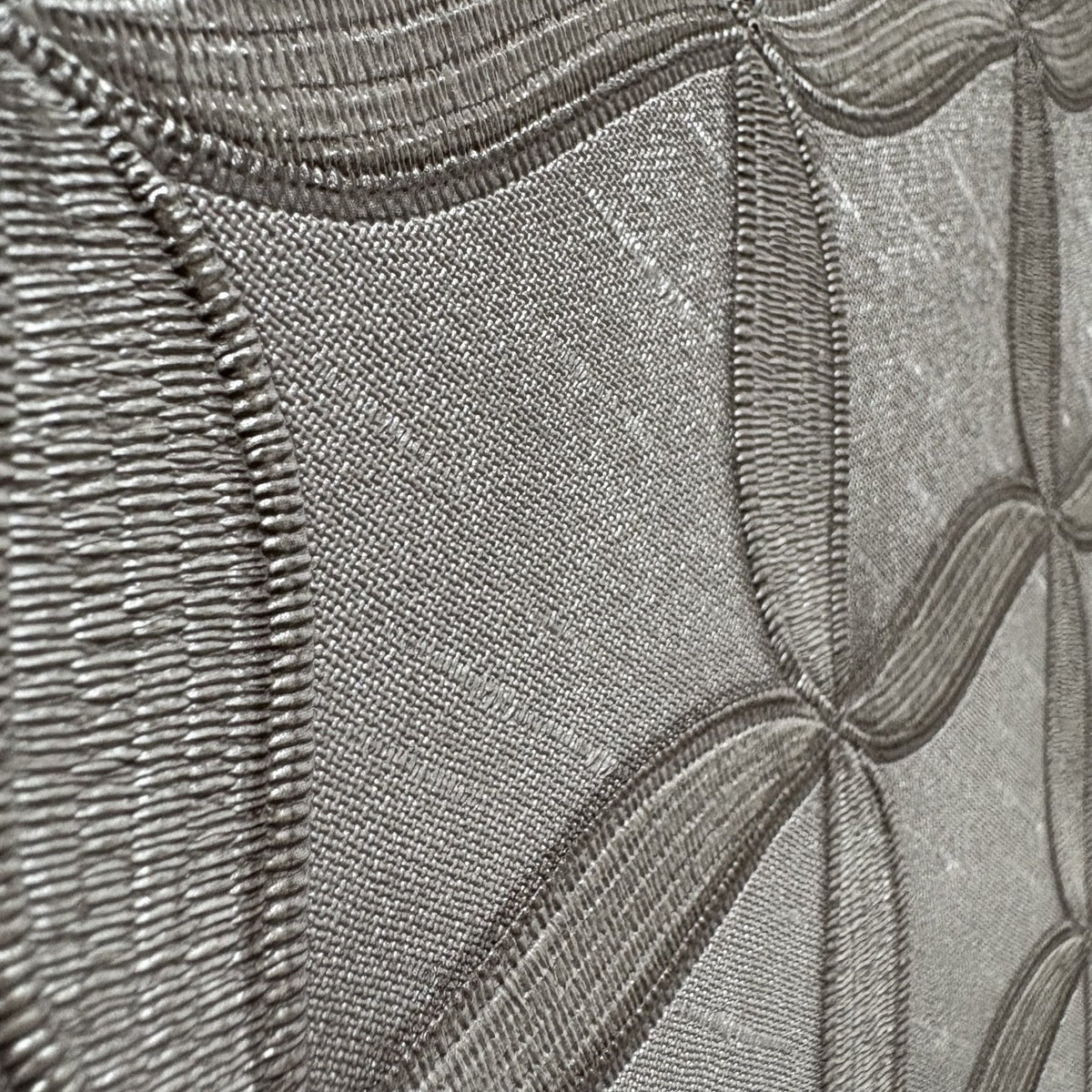 Geometric Trellis Wallpaper - Silver room view