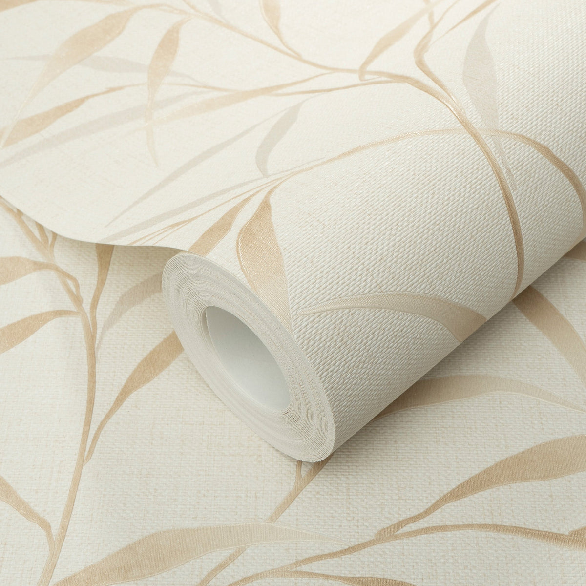 Yamato Leaves Wallpaper - Beige room view