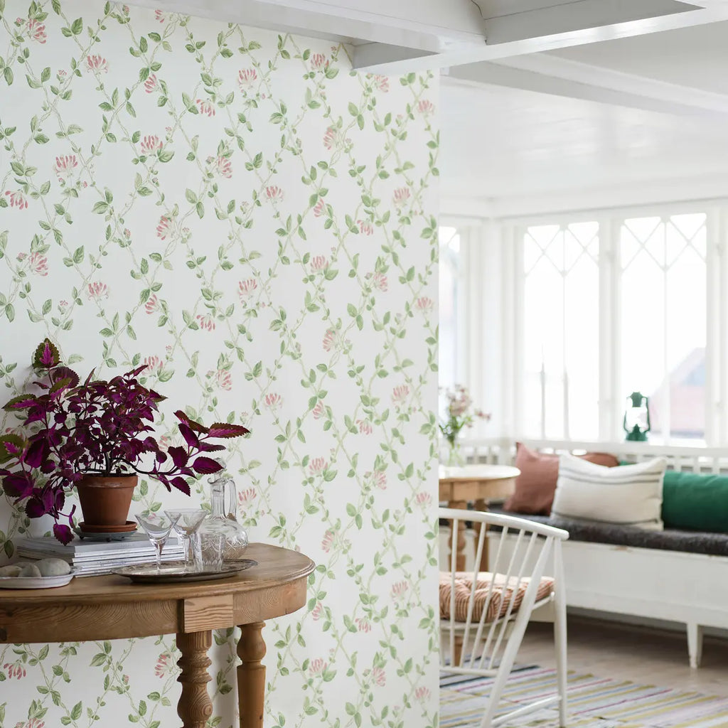 Honeysuckle Wallpaper in an interior setting