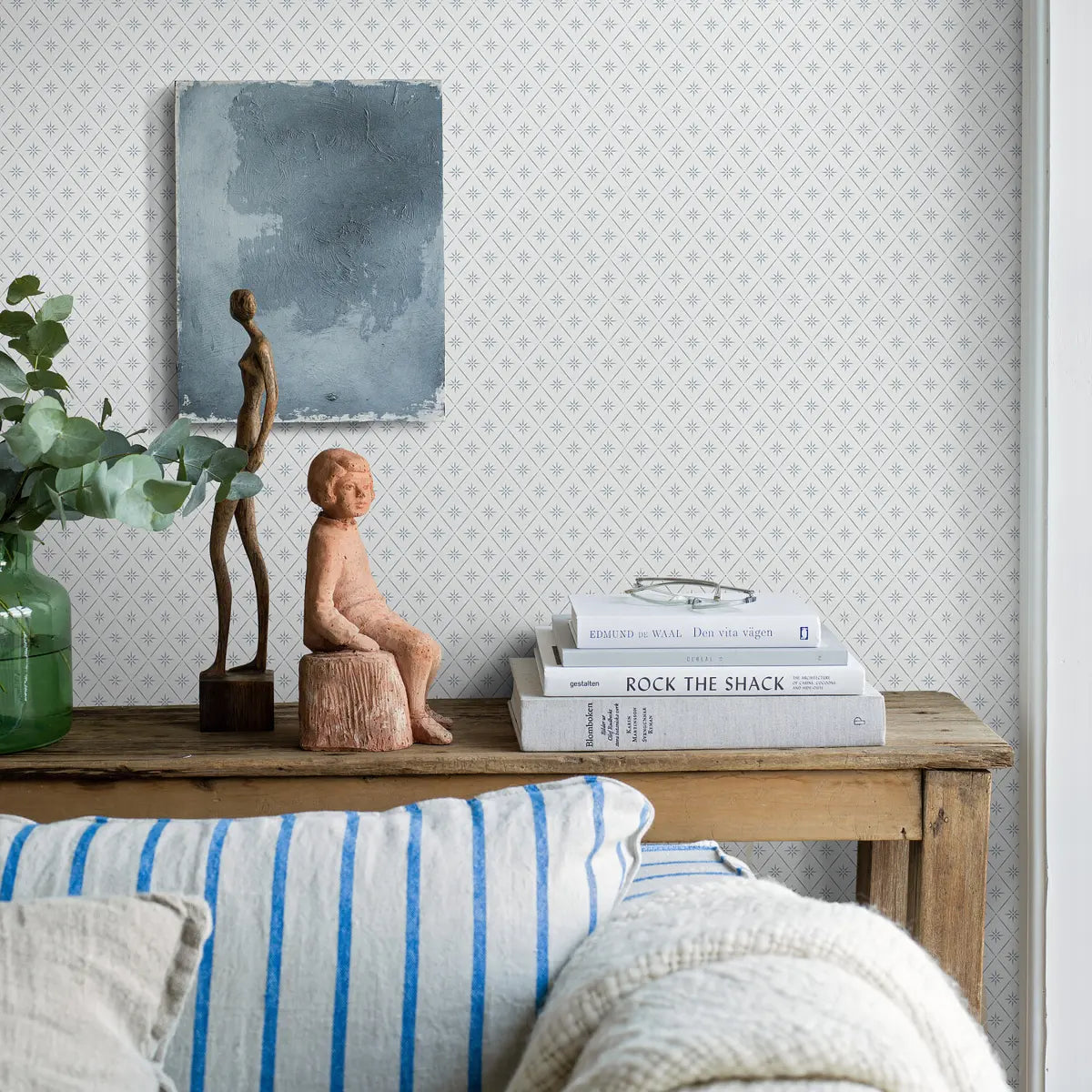 Windrose Wallpaper in an interior setting