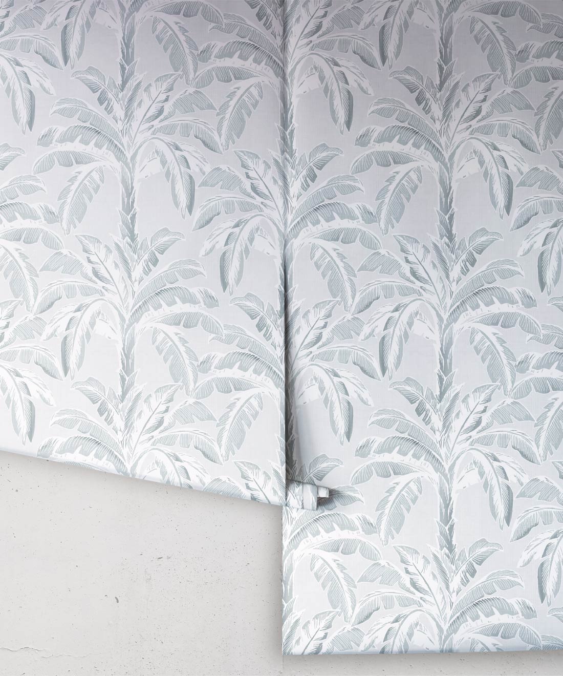 Havana Banana Wallpaper • Mist Silver Bee • Rolls