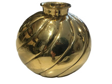 Load image into Gallery viewer, brass swirl vase