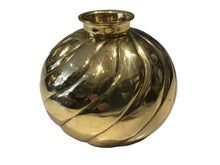 Load image into Gallery viewer, brass swirl vase