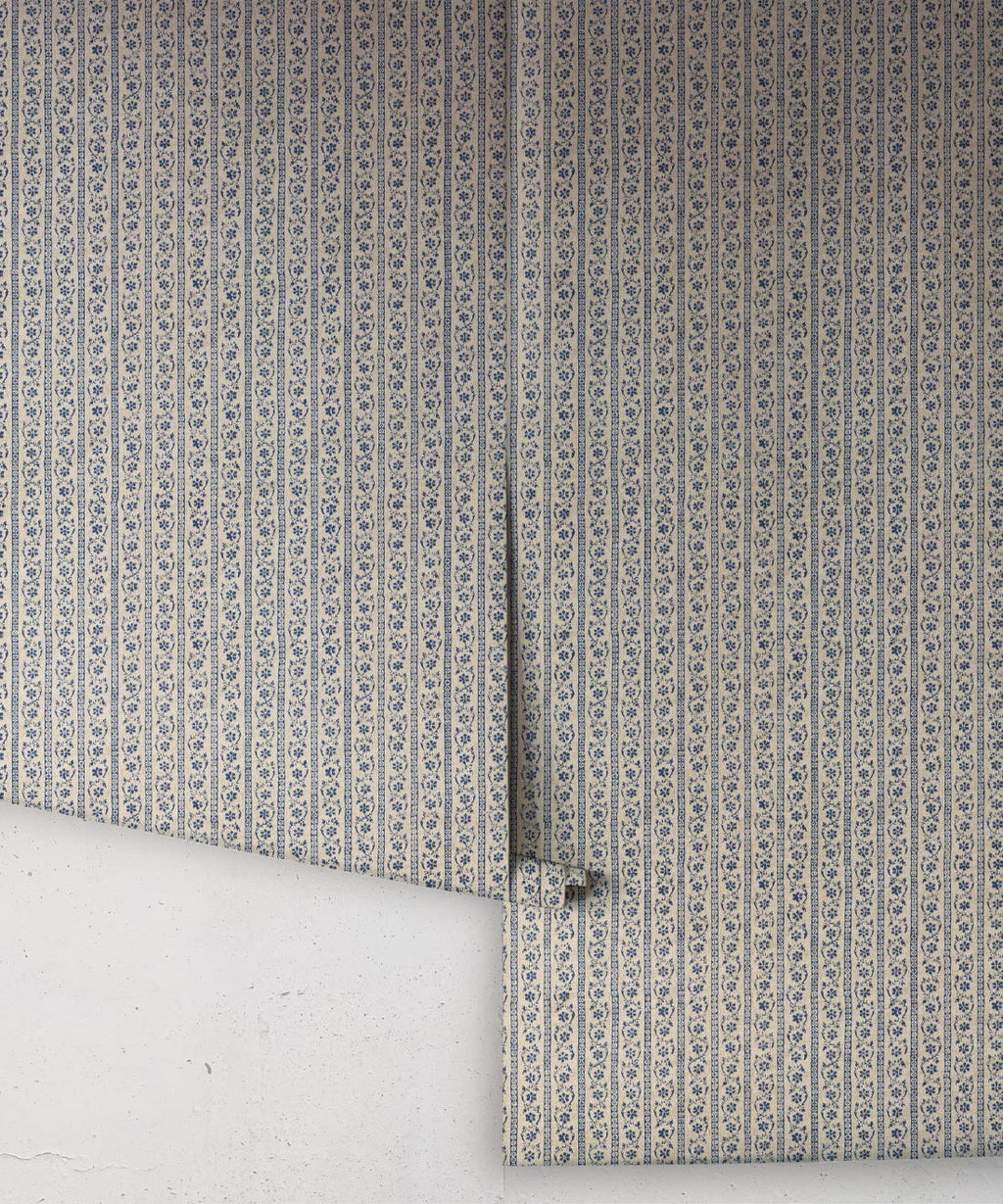 Daisy Chain Wallpaper • Indigo Natural • Rolls
