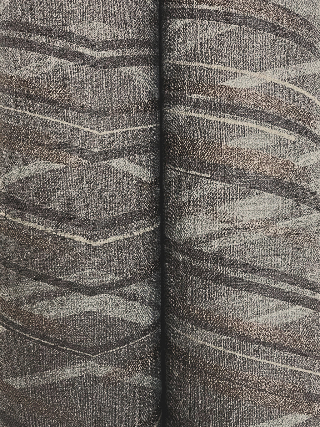 Focal Point Wide Width Wallpaper - Chocolate wallpaper detail
