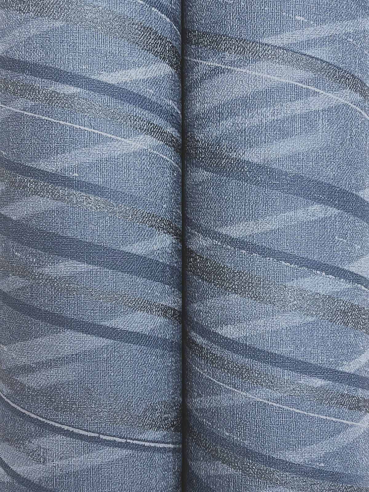 Focal Point Wide Width Wallpaper - Blue wallpaper detail