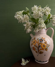 Load image into Gallery viewer, Evergreen Vale Grasscloth Wallpaper - Fable Collection by M&amp;K Studios - Insitu